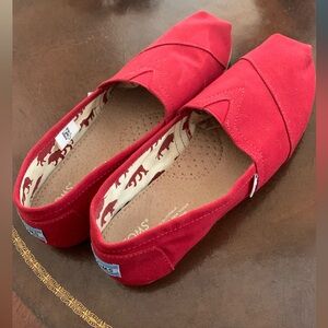 Tom’s women’s Alpargata slip-on shoes 8.5 red barely worn